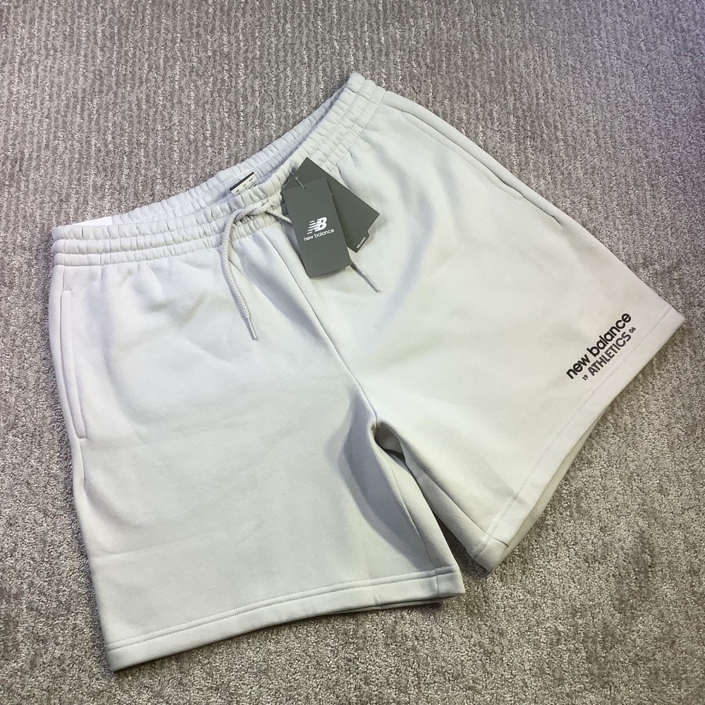 New Balance Graphic Drawstring Fleece Shorts Light Grey Relaxed Fit Size L NWT